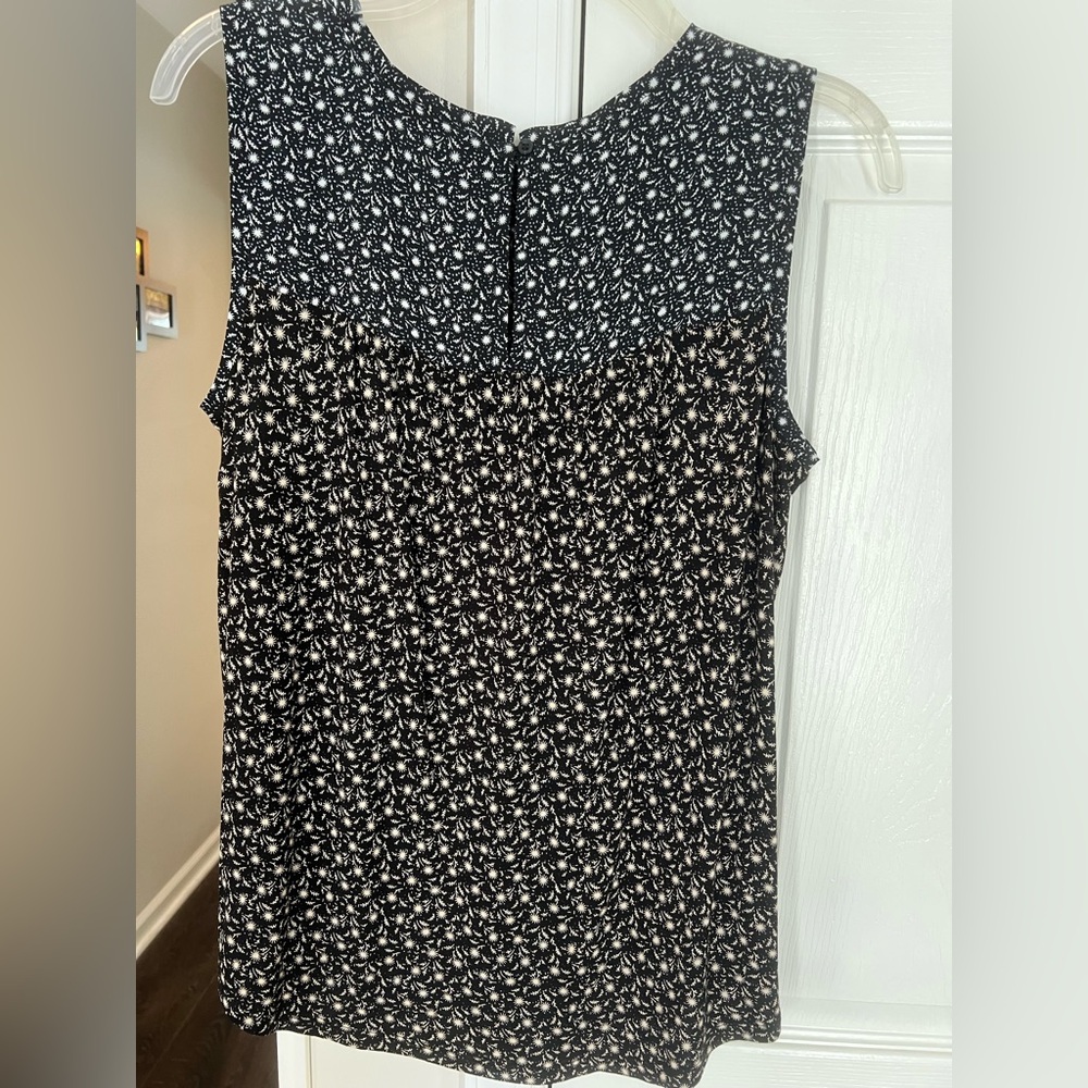 LOFT Black and White Floral Sleeveless Top - Picture 5 of 5